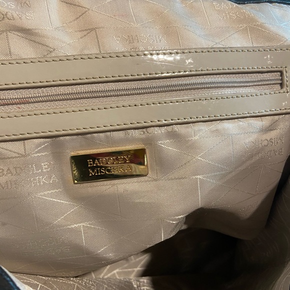 Badgley Mischka Maya Tote Color Block Latte/Black - Picture 8 of 11